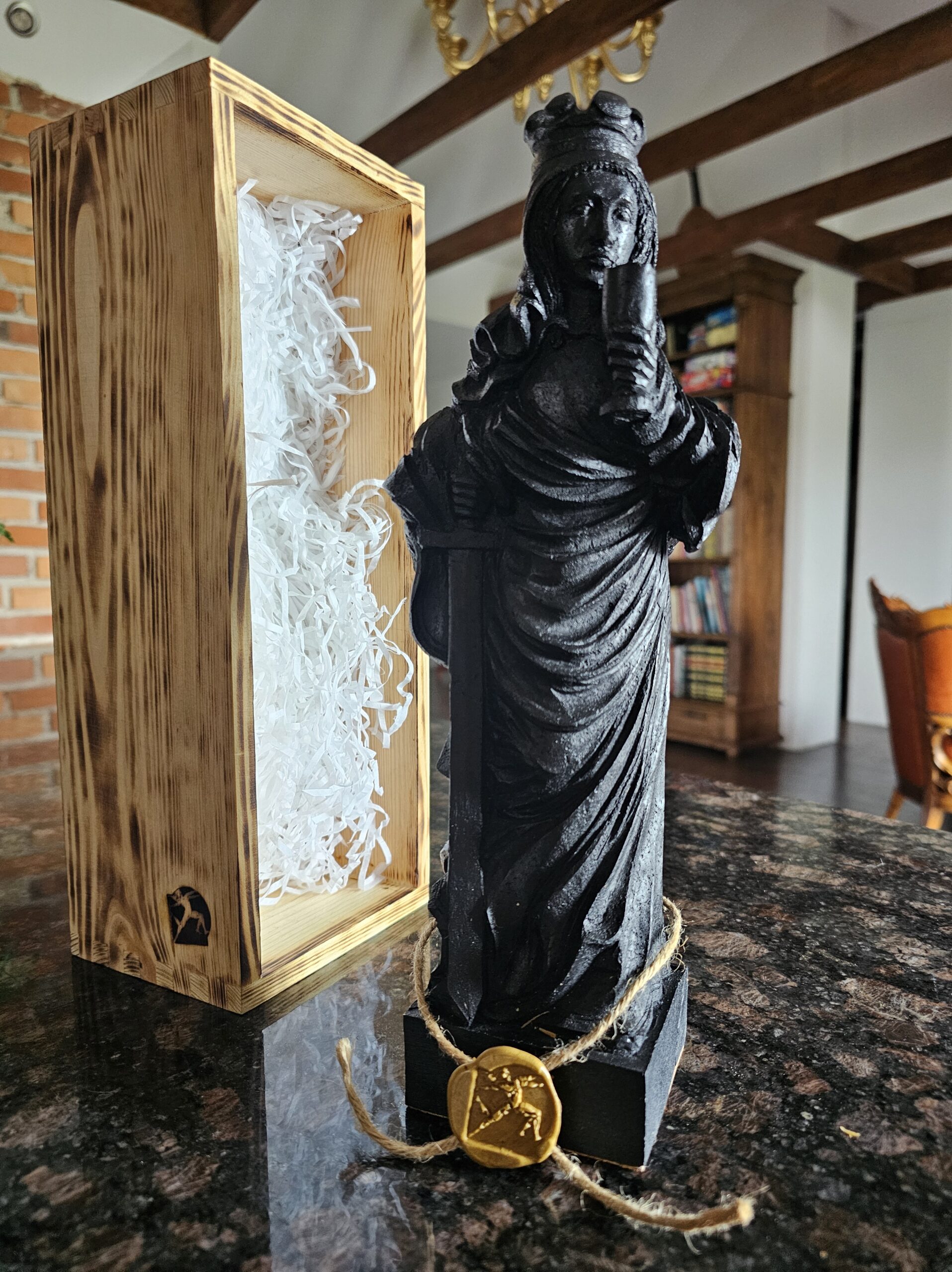 Ręcznie rzeźbiona figura świętego – Św. Barbara, Św. Józef …
