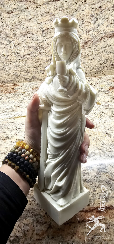 Biała marmurowa figura świętej Barbary - polska pracownia rzeźby Bombadilo 